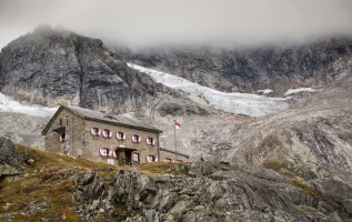 Richterhütte: Die Schutzhütte in den Zillertaler Alpen