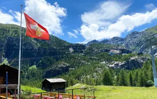 Quiz: Erkennst du die Flaggen dieser Regionen in den Alpen?