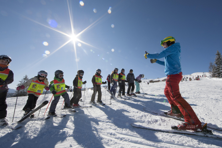 Kinder Skischule Winter Schnee