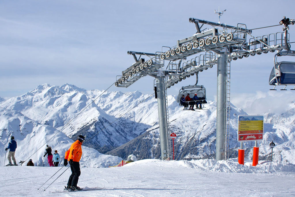 Stoeltjeslift in skigebied Ski Arlberg