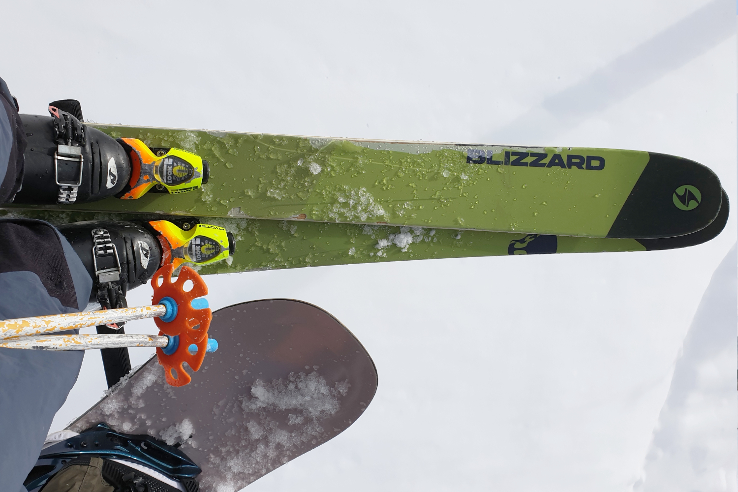 Snowboard versus Ski