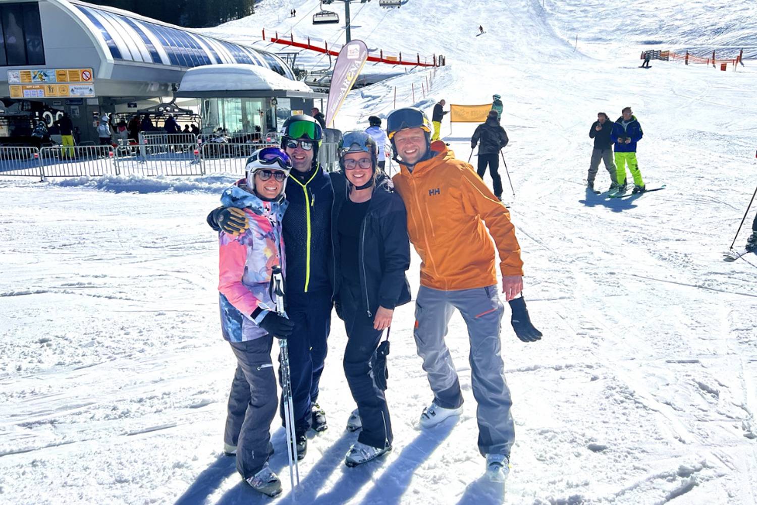 Mit Freunden im Skiurlaub