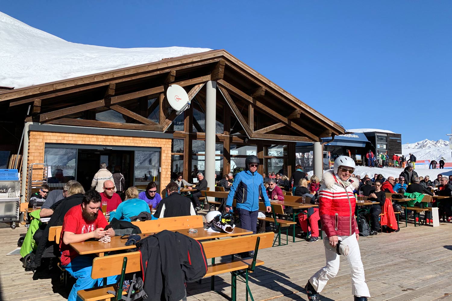 Terras bergrestaurant wintersport