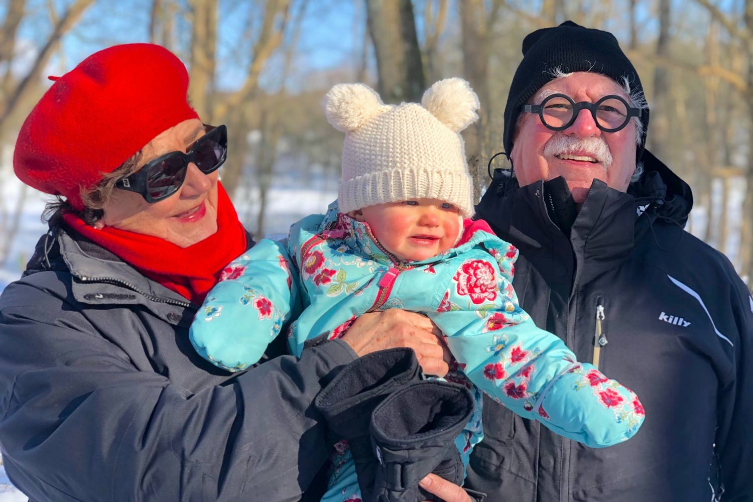 Wintersport met baby en opa en oma