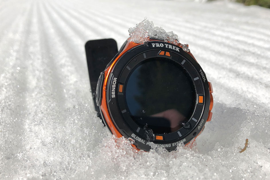 GPS-horloge in de sneeuw