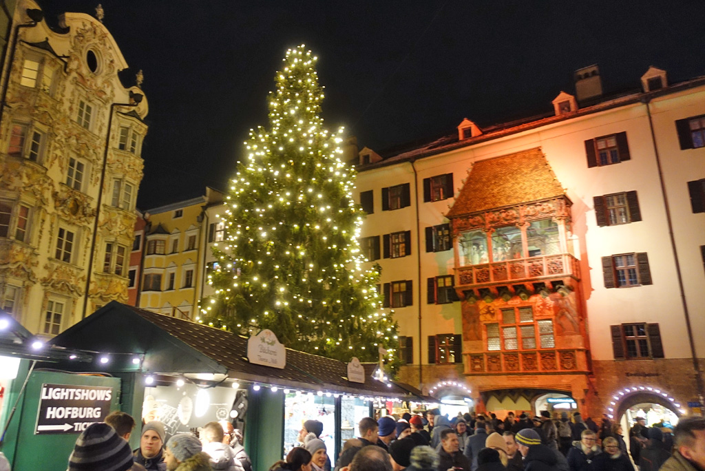 Gouden dak Innsbruck avond kerst
