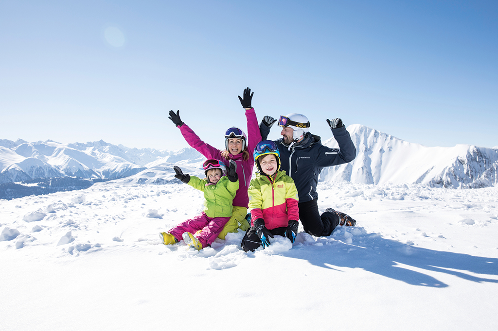 Familie im Skiurlaub